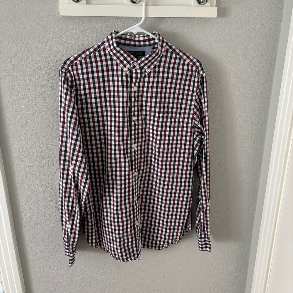 Men’s Banana Republic Red and Blue Checkered Dress Shirt